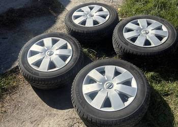 komplet opon z felgami Nissan jak nowe opony zima