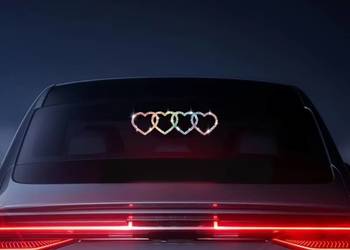 Emblemat logo Audi serduszka