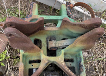 John Deere 6xxxR - support osi przedniej L213734 L213733