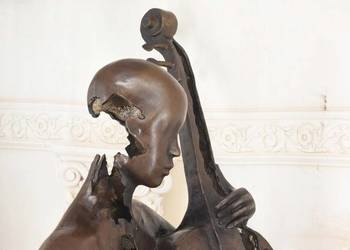 Wielka Modernistyczna Wiolonczelistka Kobieta z Wiolonczelą Figura z Brązu