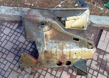 Podłużnica, ćwiartka Fiat 125 prawdopodobnie lewa nowa. Podłużnica, ćwiartka Fiat 125 prawdopodobnie lewa nowa.