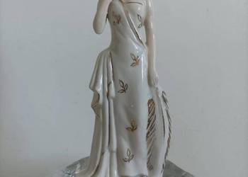 Stara porcelanowa figurka