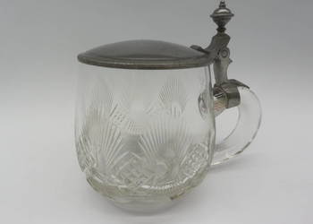 Zabytkowy, kryształowy kufel do piwa z cynową pokrywką Zabytkowy, kryształowy kufel do piwa z cynową pokrywką