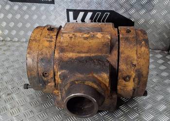 Srodek mostu New Holland LB115 LB115.B LB115CP Case 695SM z tlokami hamulca