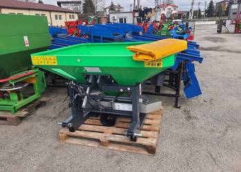 Rozsiewacz  nawozów RS 600L dwutarczowy LANDREN