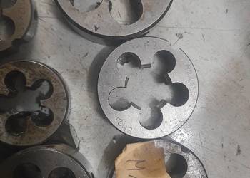 Narzynki gwintowniki uchwyty