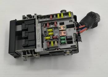 SKRZYNKA BEZPIECZNIKÓW OPEL INSIGNIA A 2.0CDTI 13222786