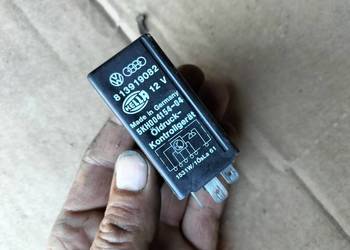 PRZEKAŹNIK 813919082 AUDI 80 B3