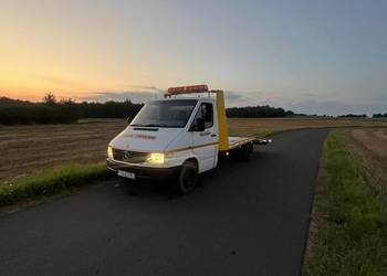 Sprzedam Sprintera lawetę