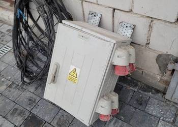 Skrzynka elektryczna budowlana