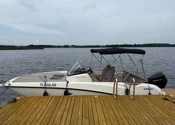 Quicksilver Activ 675 Sundeck z silnikiem zaburtowym Mercury F200