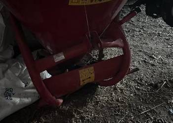 Rozsiewacz jarmet 500l