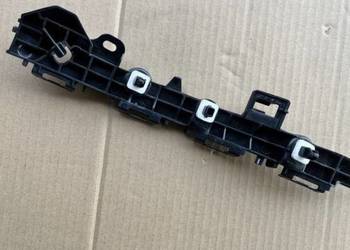 TOYOTA YARIS IV ŚLIZG ZDERZAKA LEWY TYŁ 52576-K0020