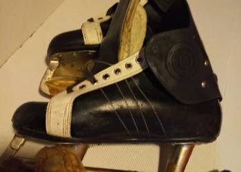 Buty z łyżwami do hokeja
