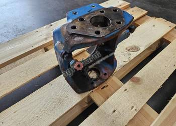 Zwrotnica LH FWD Ford 7700, 7600
