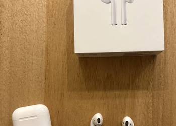 Apple AirPods 2. generacji z etui ładującym Lightning + pudełko + kabel