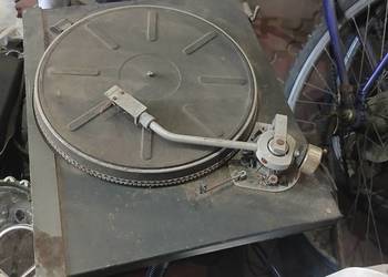 Zabytkowy gramofon Bernard