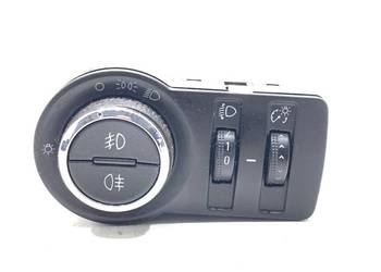 WŁĄCZNIK ŚWIATEŁ CHEVROLET CRUZE 13301749 PRZYCISK