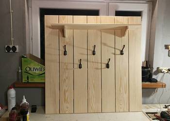 Wieszak drewniany, wieszak wiszący, garderoba, sosna naturalna.