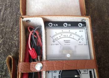 Multimetr analogowy UM207 w pokrowcu
