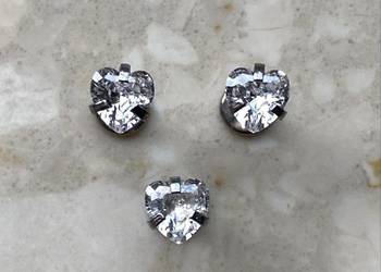 Kolczyk Labret Tytan z Cyrkonią Serce 4 mm, 8 mm (16G / 1.2 mm)