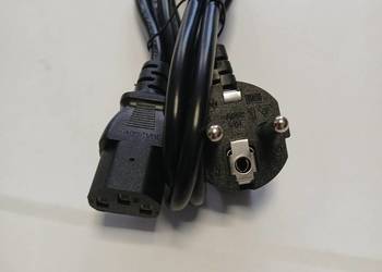 Kabel zasilający typu C13.