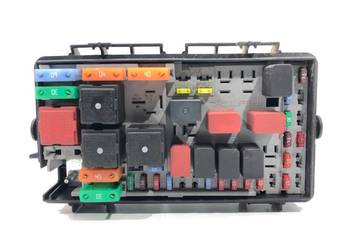 SKRZYNKA BEZPIECZNIKÓW FIAT GRANDE PUNTO 51701704 Hatchback 1.3 75KM