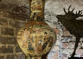 Para dużych wazonów chińskich 60 cm – styl Satsuma, sceny figuralne, złocen