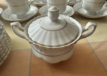 Porcelana Chodzież na 8 osób złota linia Iwona