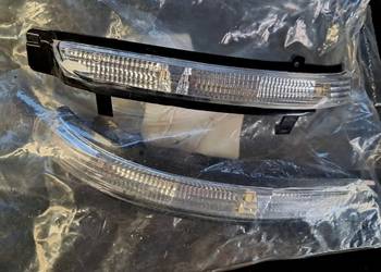 Skoda OCTAVIA II SUPERB kierunkowskaz w lusterko L+P komplet oryginalny