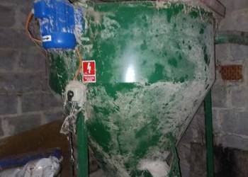 Mieszalnik śrutownik ssący tłoczący