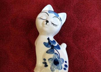 Kot - koteczka ręcznie malowana - porcelana - 8x4 x4cm Adolf Wache z Drezna