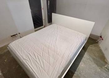 Łóżko Ikea Malm + materac 160x200cm + ochraniacz na materac.