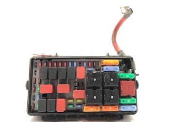 SKRZYNKA BEZPIECZNIKÓW FIAT GRANDE PUNTO 51775622 Hatchback 1.3 90KM