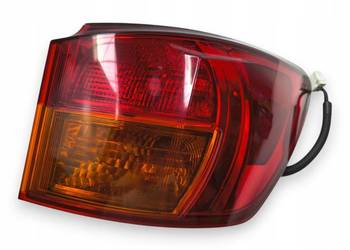 LAMPA PRAWA Lexus IS250 tylna tylnia prawy tył Europa