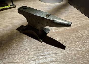 Stare małe kowadełko jubilerskie