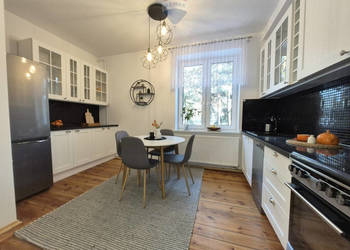 Milanówek: apartament w willi z ogrodem