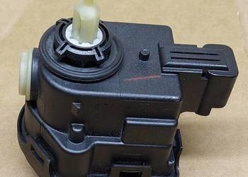 SILNICZEK REGULACJI LAMPY RENAULT LAGUNA II 8200006664