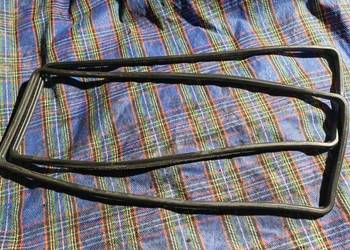Uszczelka pod plastikową pokrywę silnika BMW E31 e32 e34 e38 m60 v8
