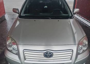 Toyota Avensis 1.8 benzyna hatchback