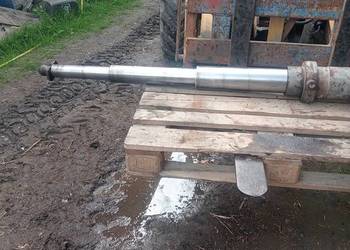 Siłownik hydrauliczny do przyczepy d47