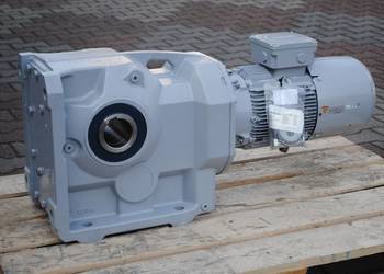 Motoreduktor kątowy 4kw. 11,4obr./min. z hamulcem. SIEMENS