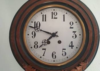 Wiszący zegar ścienny francuski