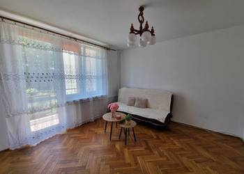 Mieszkanie 30,5 m² z oddzielną kuchnią i balkonem