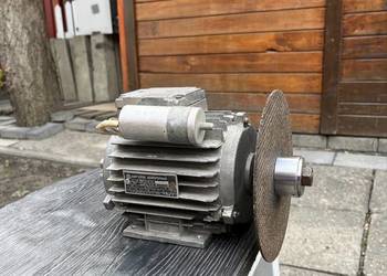 Silnik 550 W, 230/400 V , 2x fi 14+32 mm, 2730 obr/min