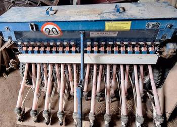 Siewnik zbożowy Rolmasz typ SO 681, rok produkcji 1995. Siewnik zbożowy Rolmasz typ SO 681, rok produkcji 1995.