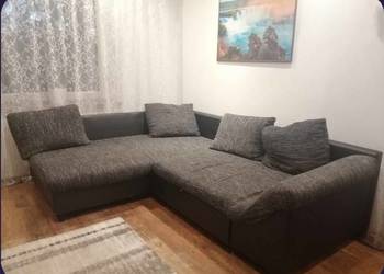 Sprzedam narożnik z funkcją spania w dobrym plus stanie .Wygodny