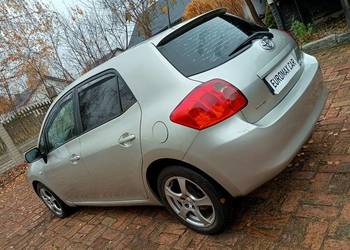 ZADBANA Toyota AURIS diesel 2,0