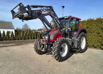 Valtra N101 z tuzem i ładowaczem