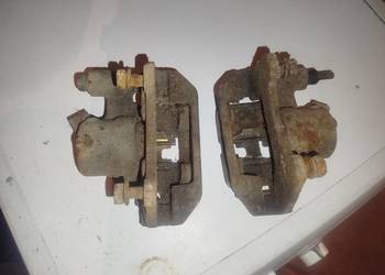 Zaciski hamulcowe  wraz z jarzmami od fiata cinquecento